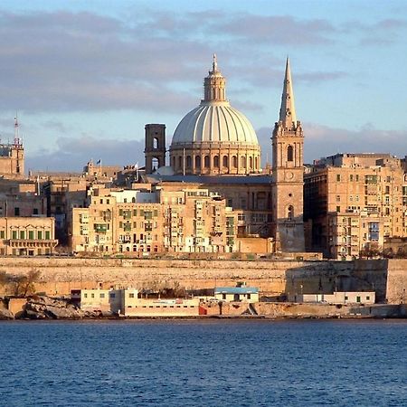 Seafront Luxury Apartment With Pool Sliema Exteriör bild