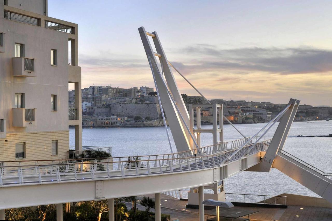 Seafront Luxury Apartment With Pool Sliema Exteriör bild